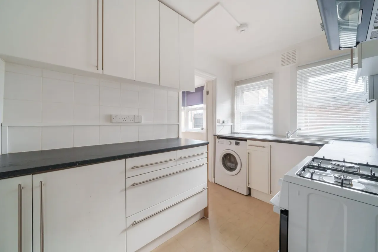Plumstead High Street, London, SE18, photo 13