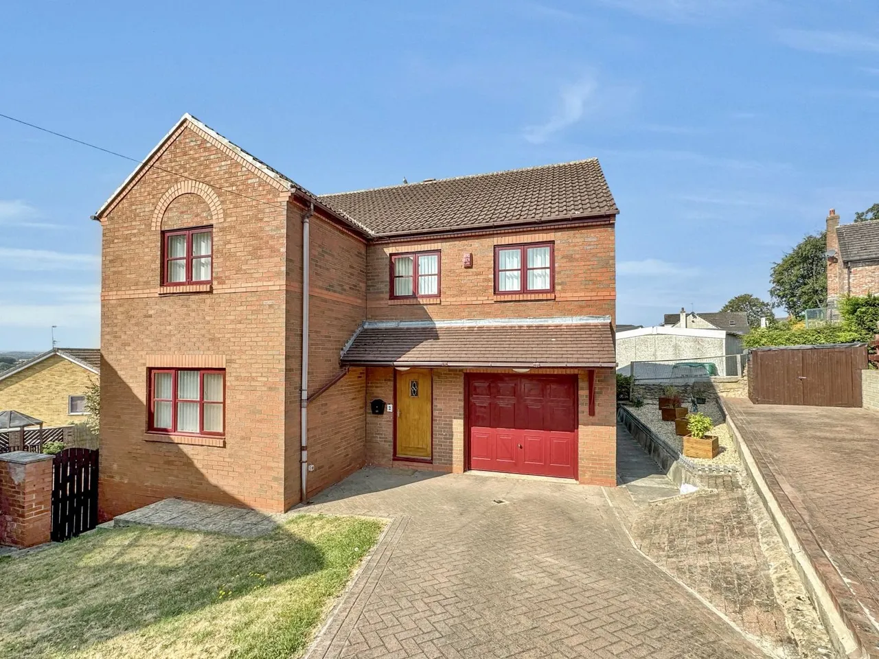 4 bed house for sale, Hall Park Rise, Kippax, LS25