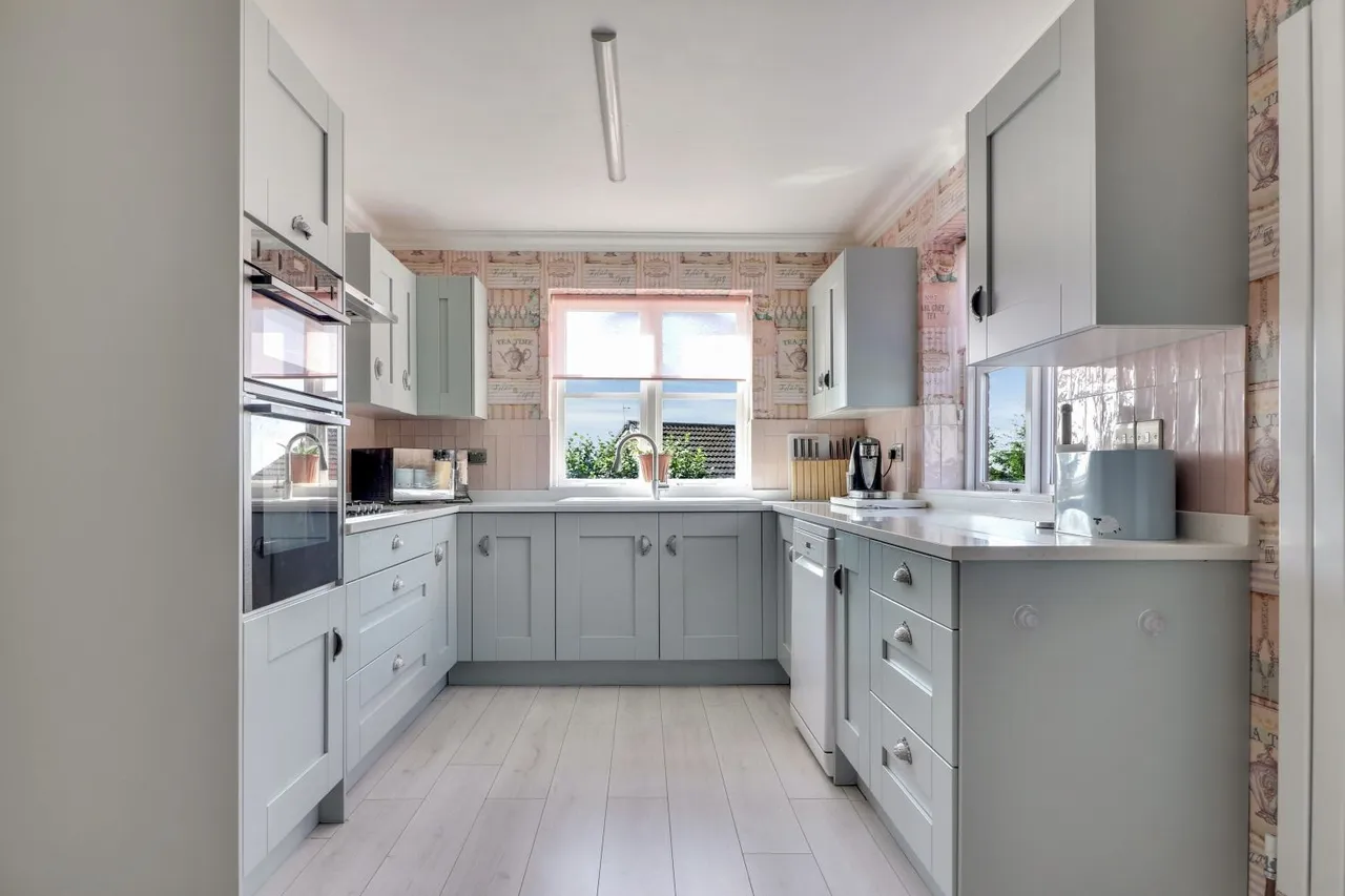 Hall Park Rise, Kippax, LS25, photo 3