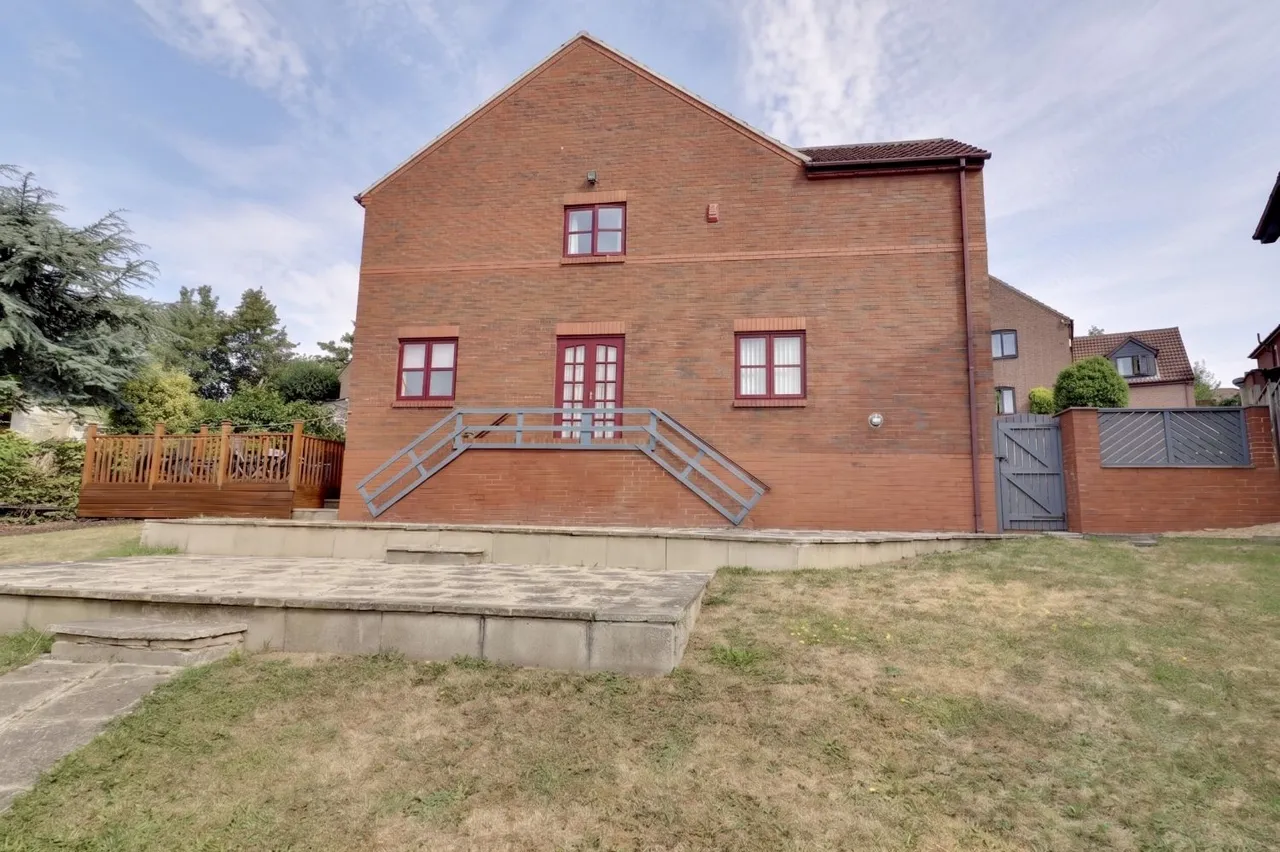 Hall Park Rise, Kippax, LS25, photo 37