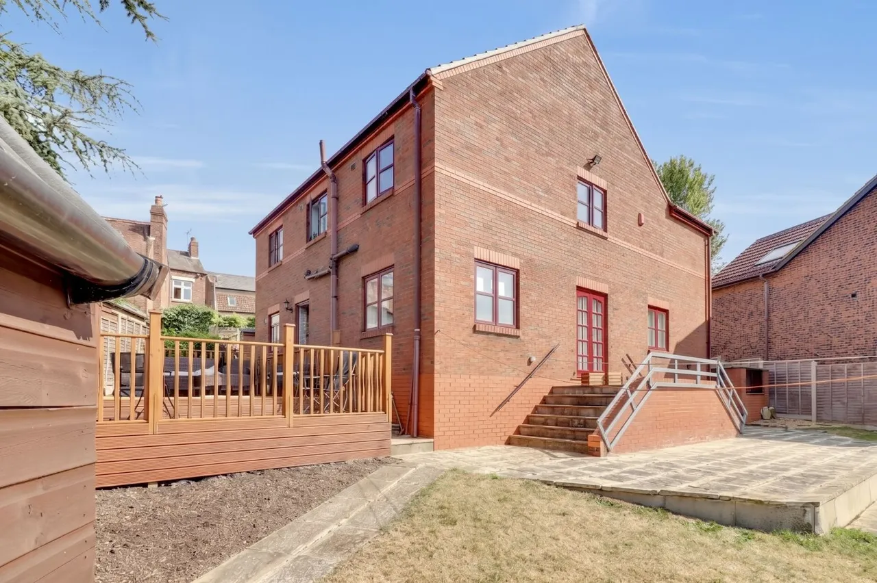 Hall Park Rise, Kippax, LS25, photo 36