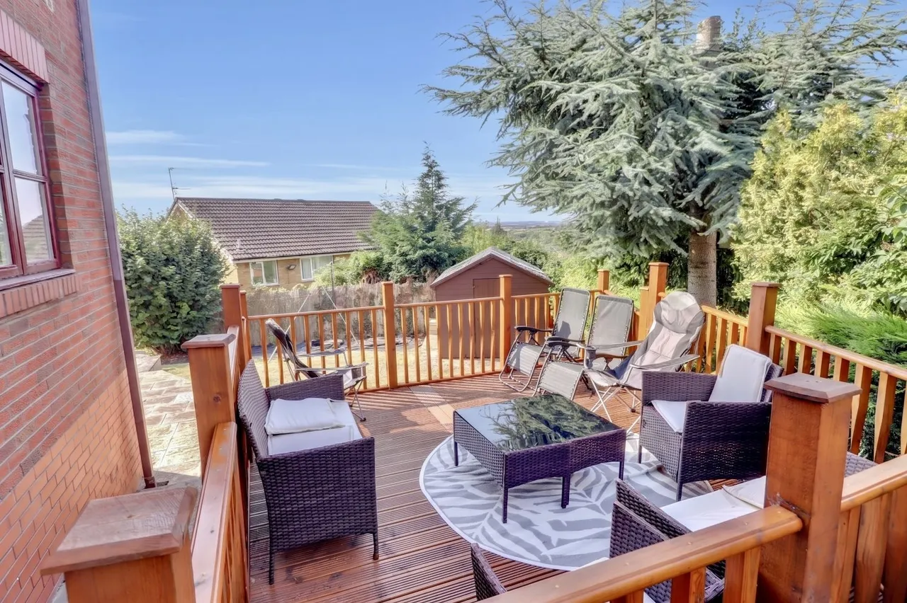 Hall Park Rise, Kippax, LS25, photo 32