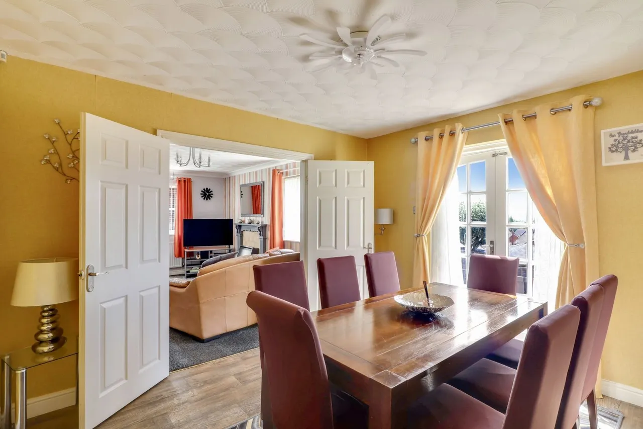Hall Park Rise, Kippax, LS25, photo 4