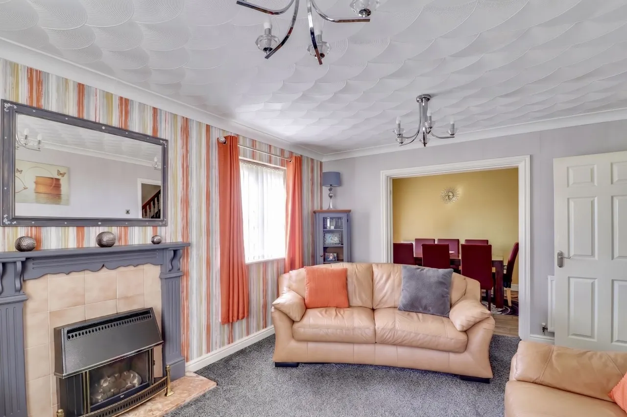 Hall Park Rise, Kippax, LS25, photo 6