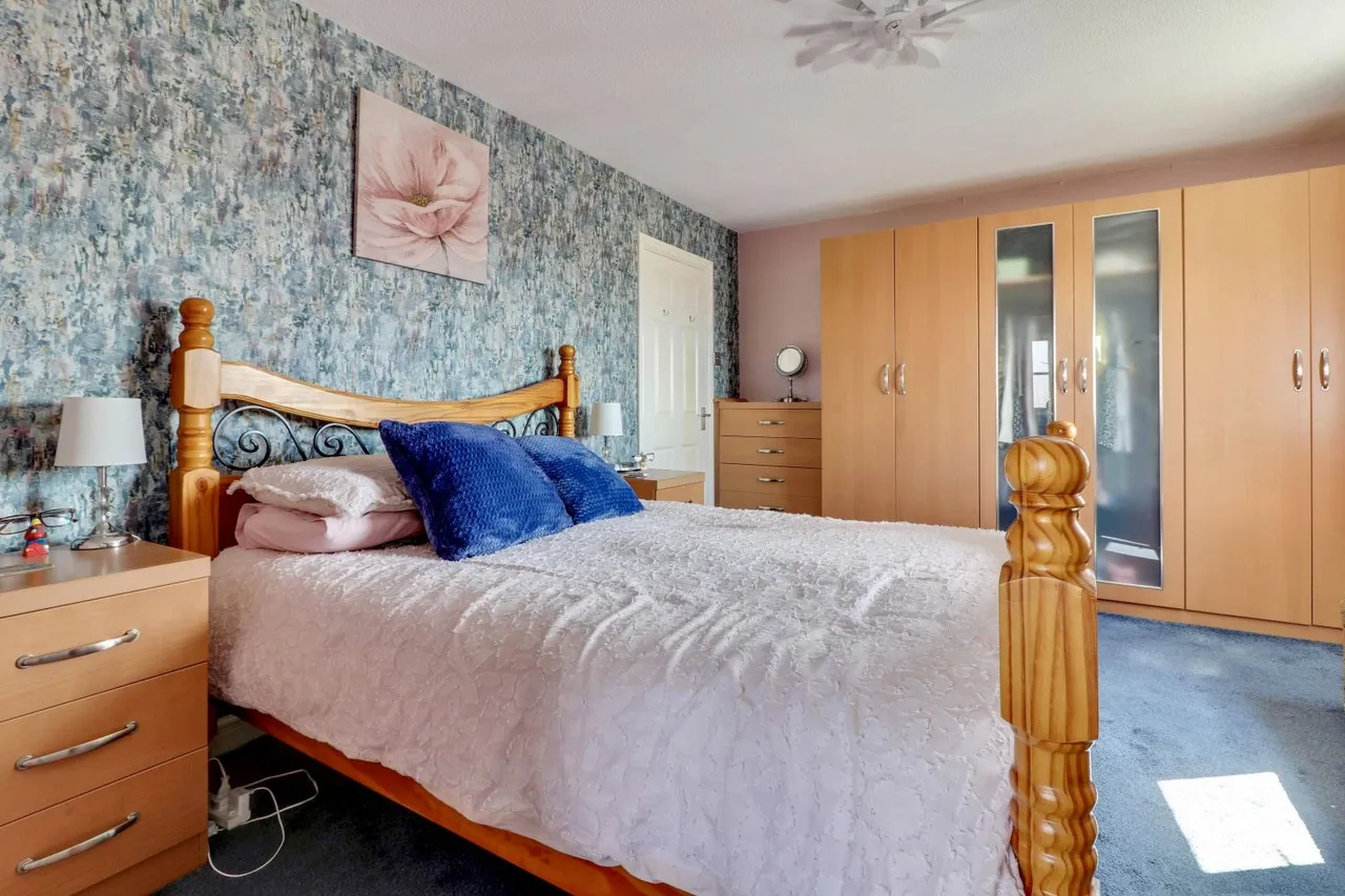 Hall Park Rise, Kippax, LS25, photo 18