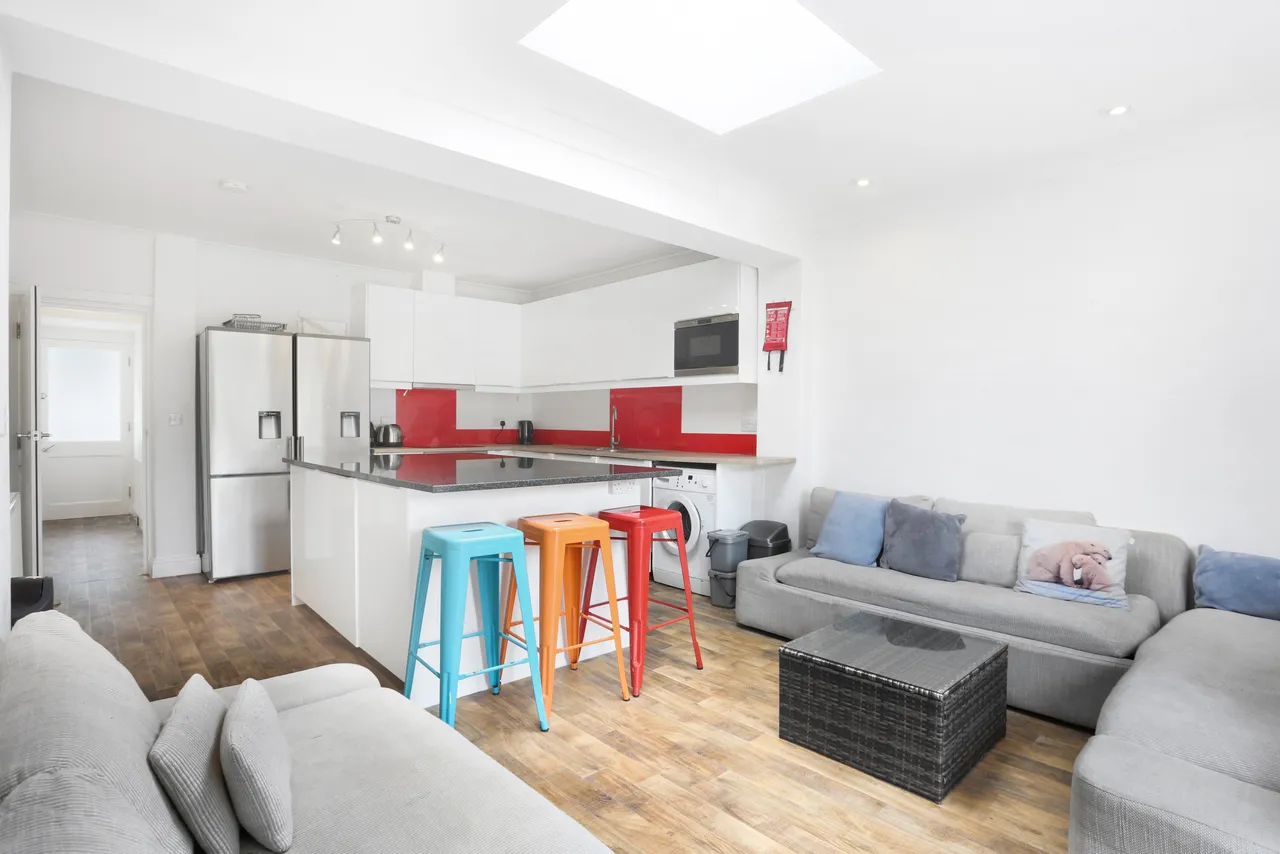 6 bed house to rent, Weston Rd, Guildford, GU2