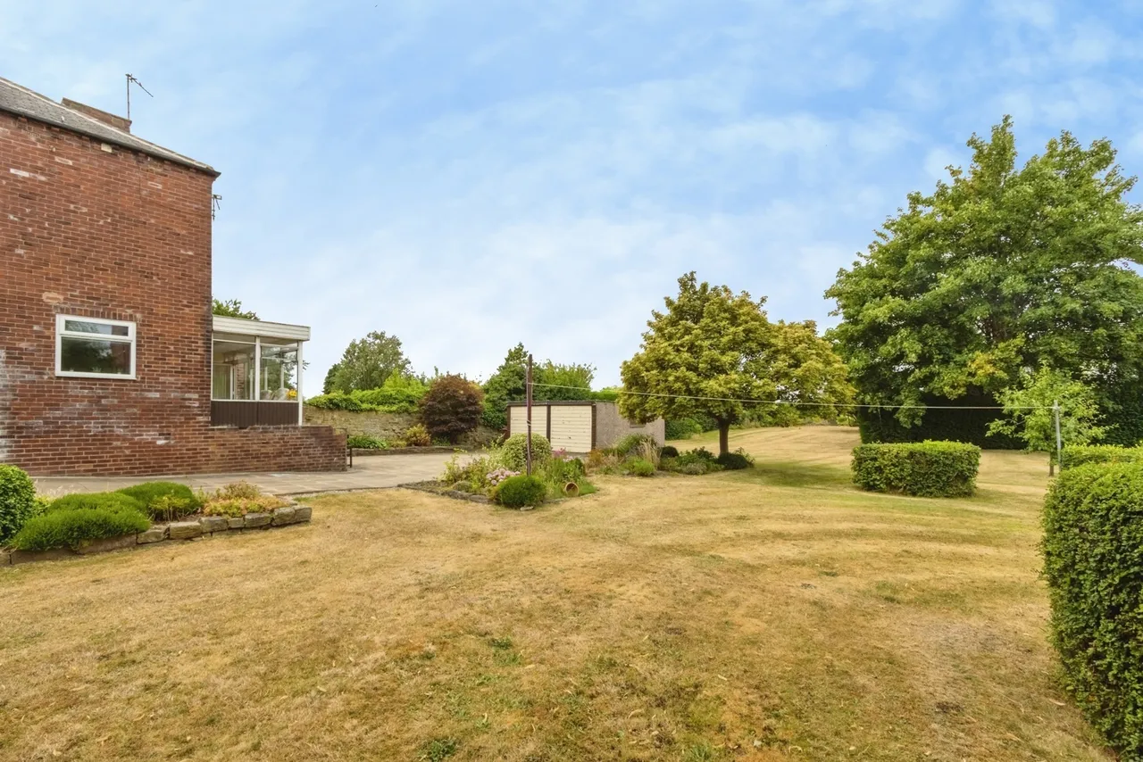 Denby Dale Road, Wakefield, West Yorkshire, WF2, photo 19
