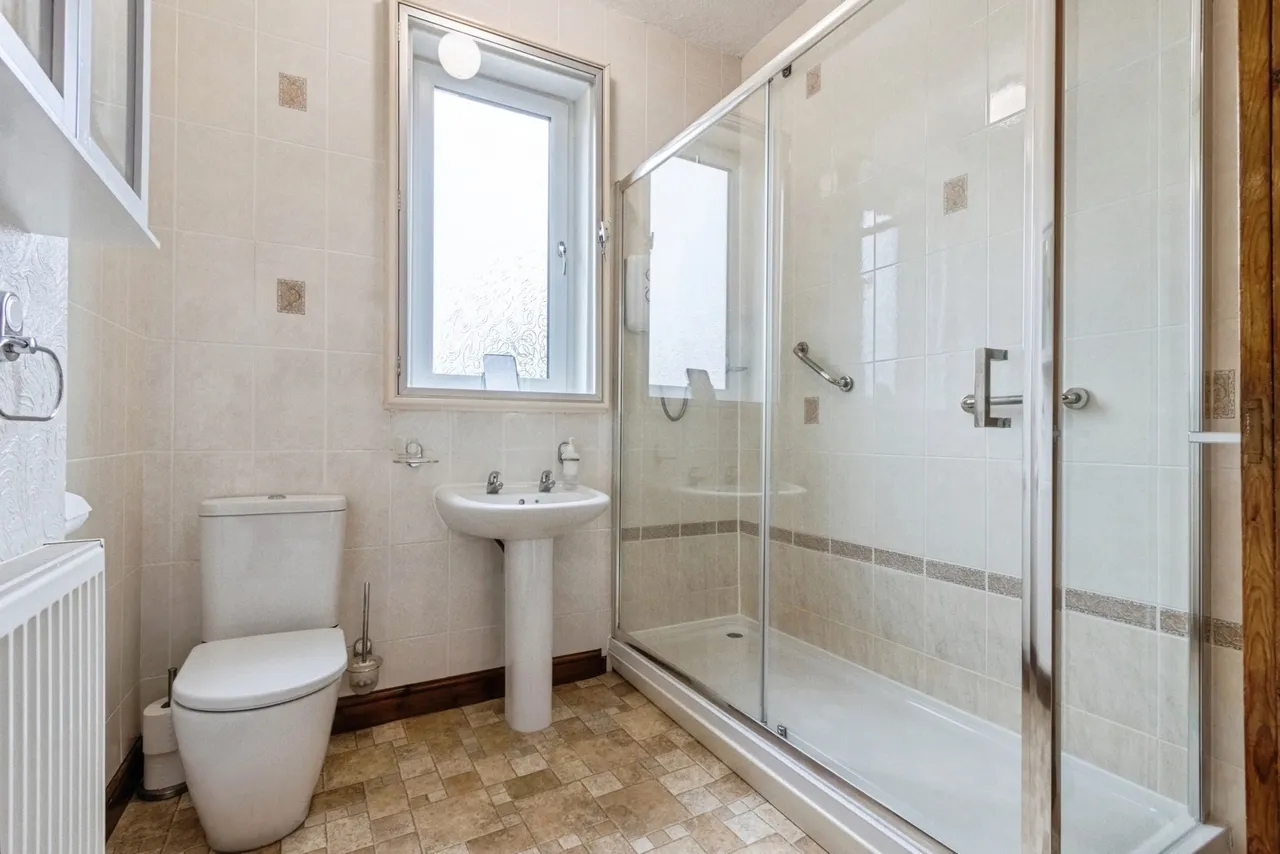 Denby Dale Road, Wakefield, West Yorkshire, WF2, photo 15