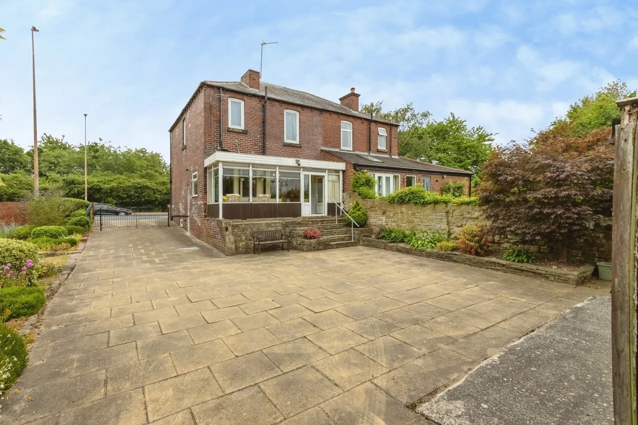 Denby Dale Road, Wakefield, West Yorkshire, WF2, photo 21