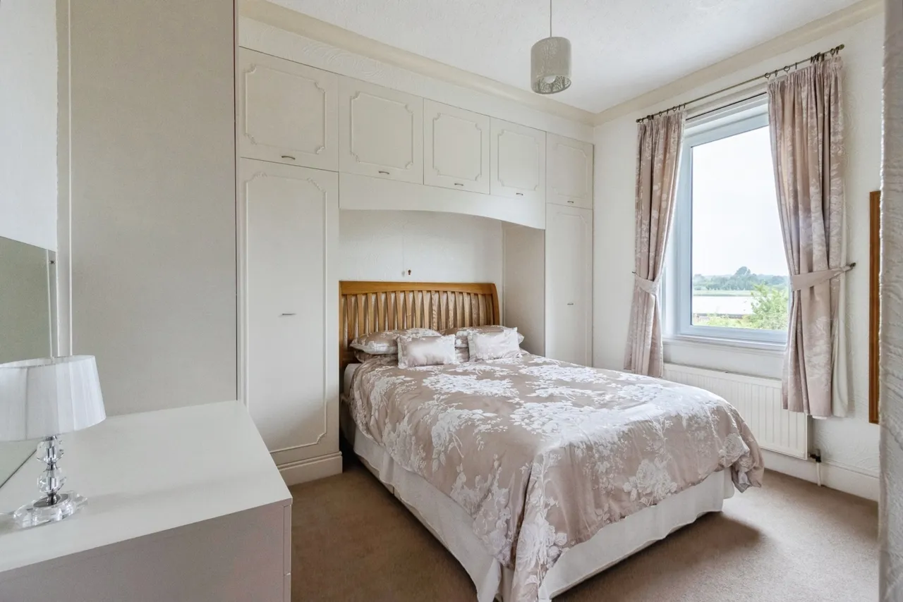 Denby Dale Road, Wakefield, West Yorkshire, WF2, photo 14