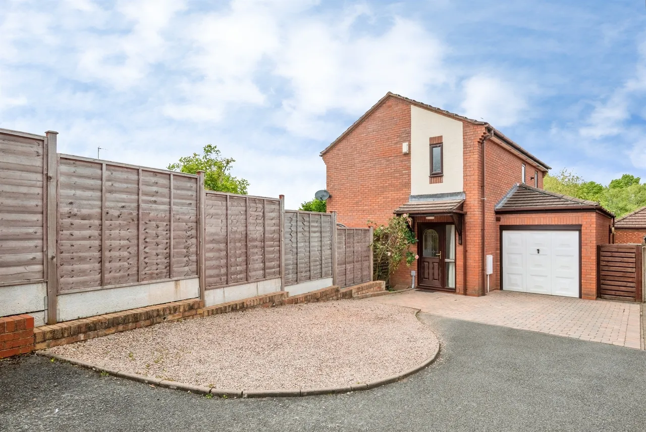 3 bed house for sale — Rosemoor Gardens, Worcester