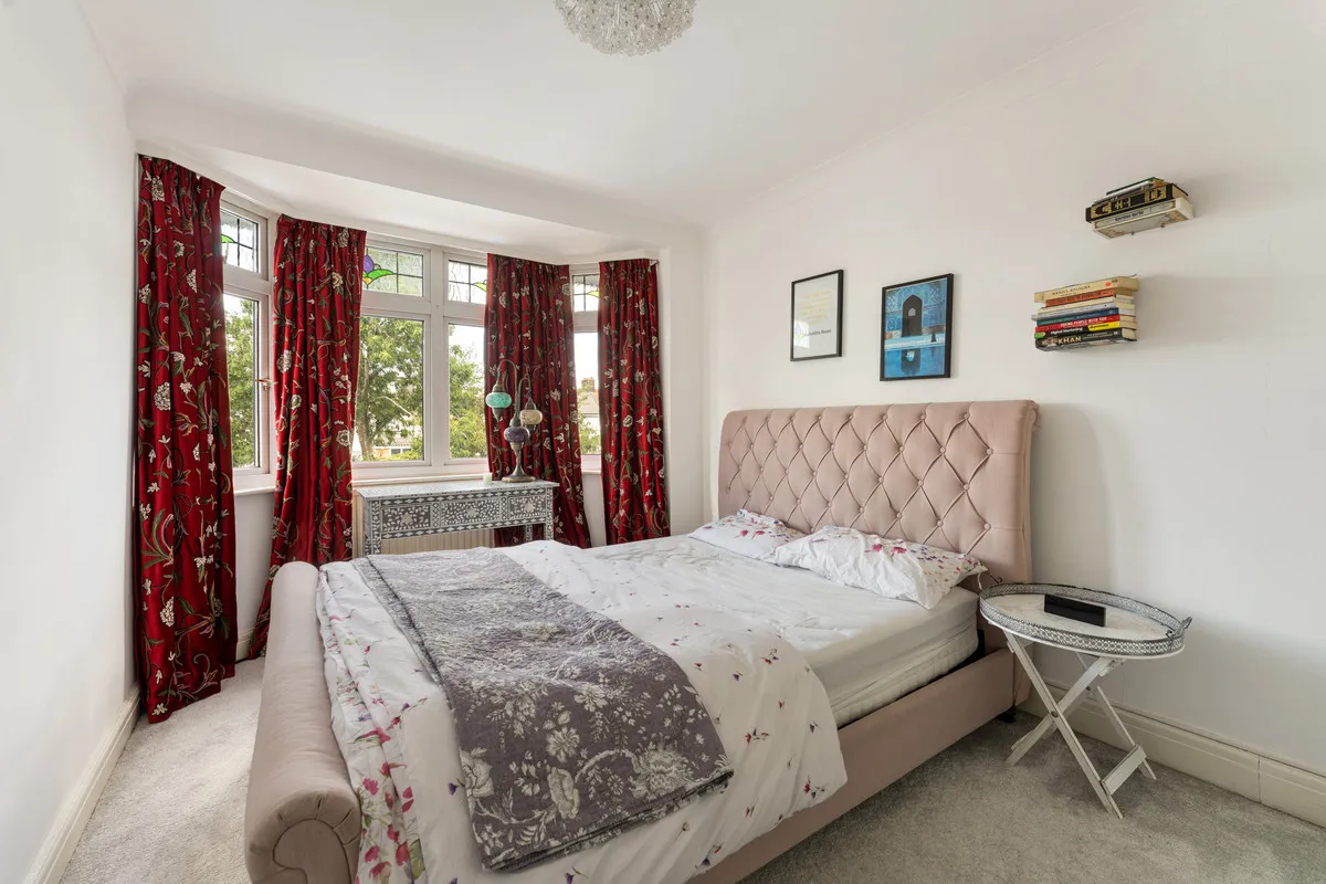 Romford, RM6, photo 8