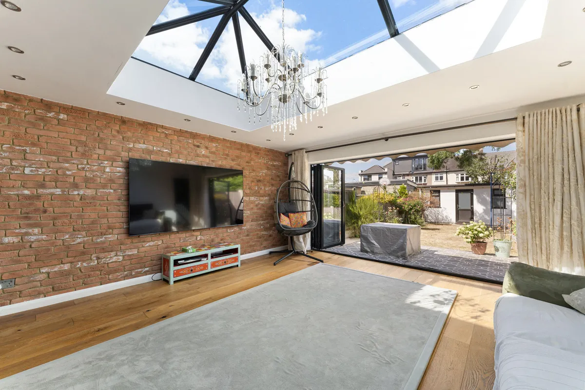 4 bed house for sale, Romford, RM6