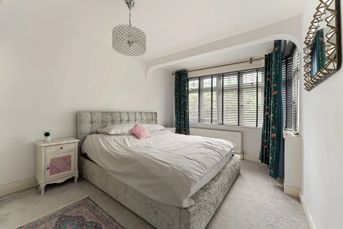 Romford, RM6, photo 7