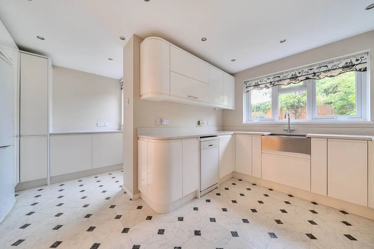 Heron Forstal Avenue, Hawkinge, CT18, photo 6