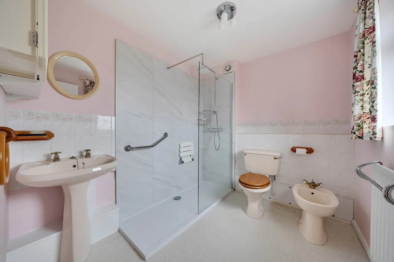 Heron Forstal Avenue, Hawkinge, CT18, photo 16