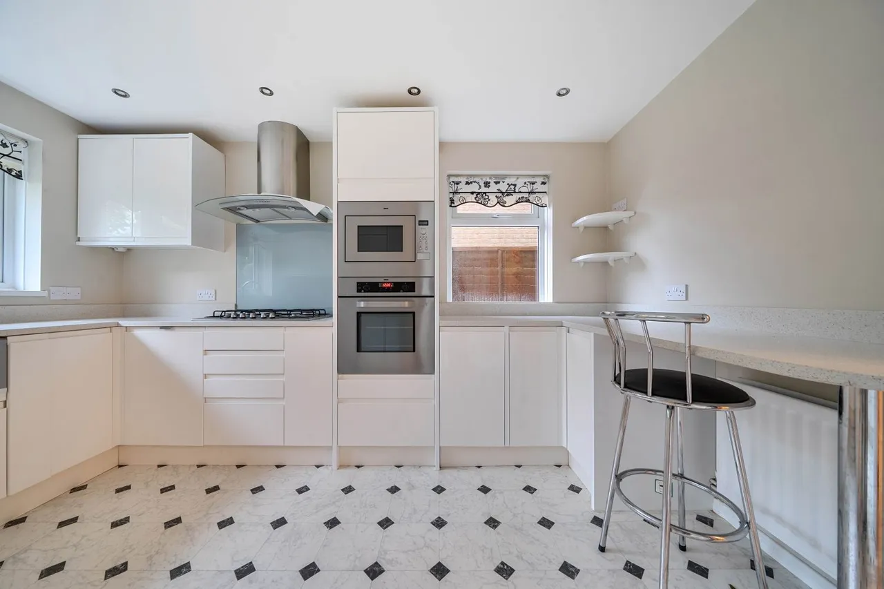 Heron Forstal Avenue, Hawkinge, CT18, photo 5