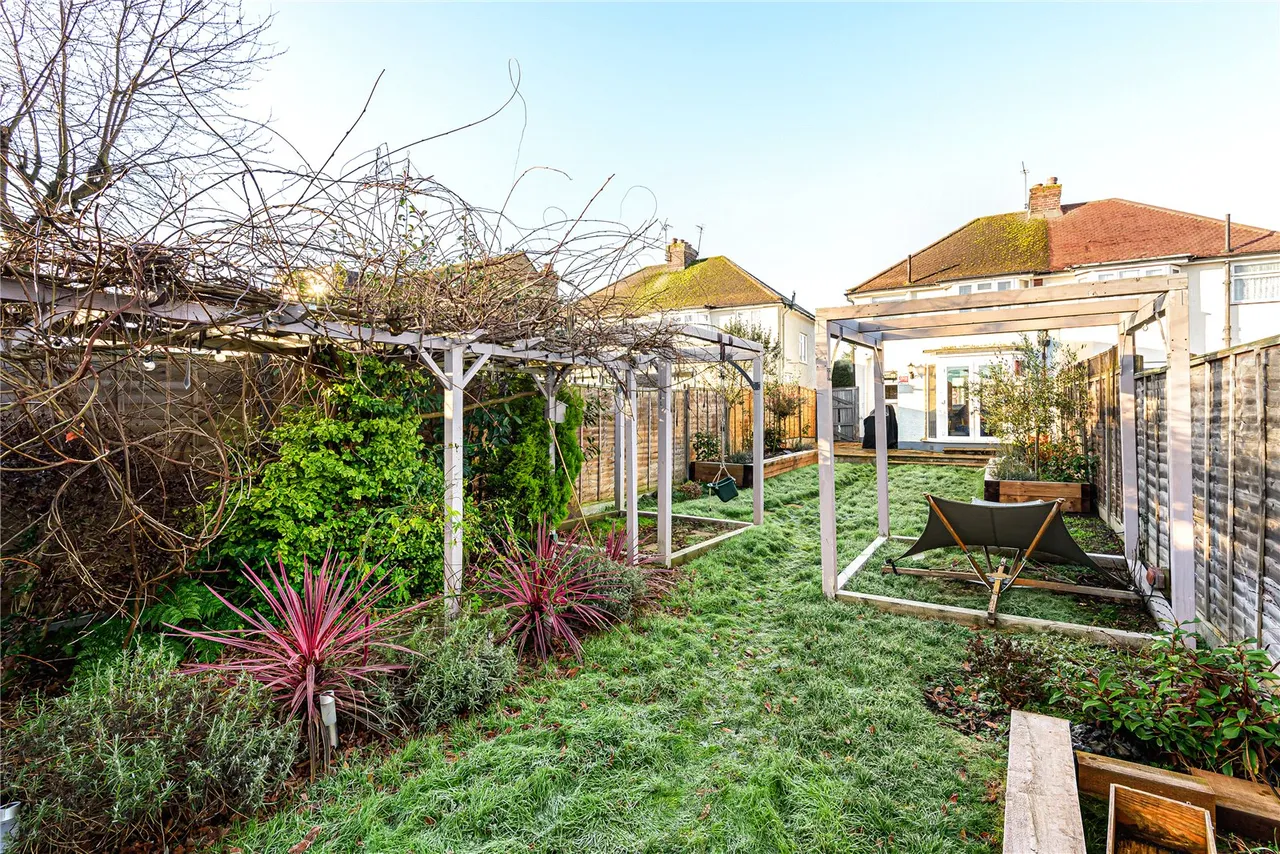 French Street, Sunbury On Thames, TW16 5JH, photo 8
