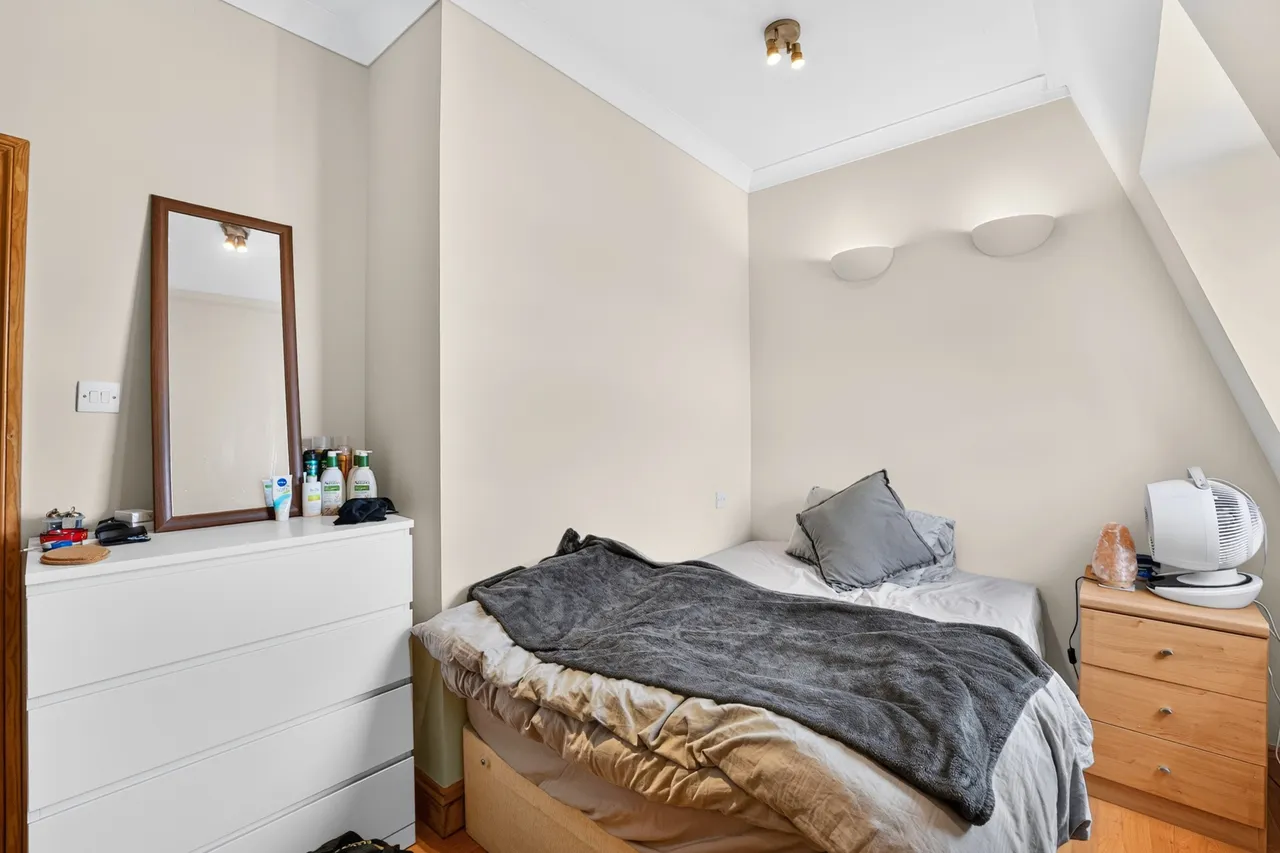 Tooting Bec Road, London, SW17, photo 6