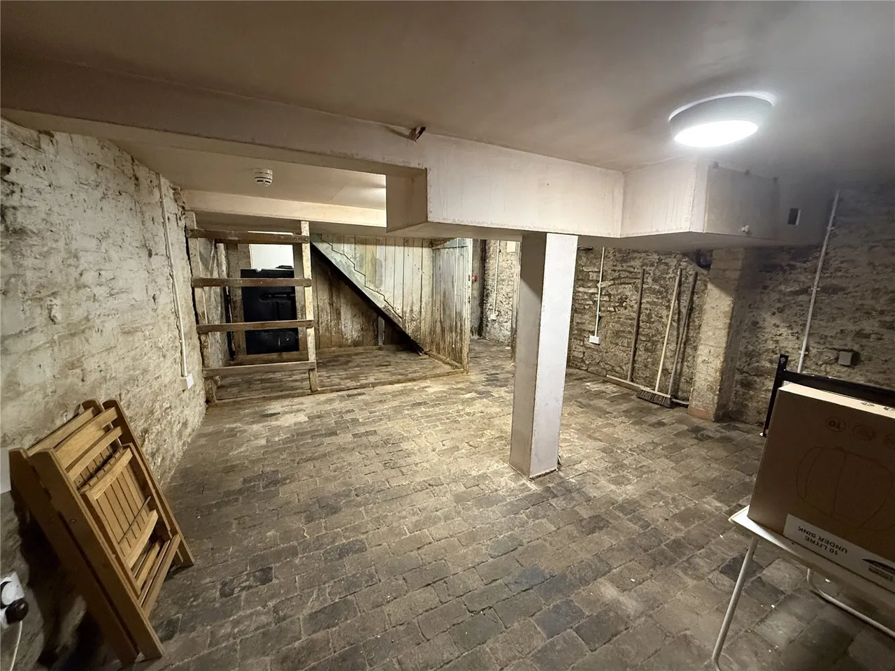 Broad Street, Knighton, Powys, LD7 1BL, photo 7