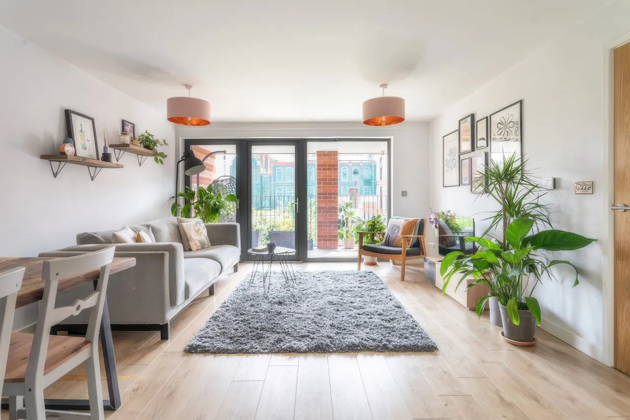 2 bed flat for sale, Akerman Road, Stockwell, SW9