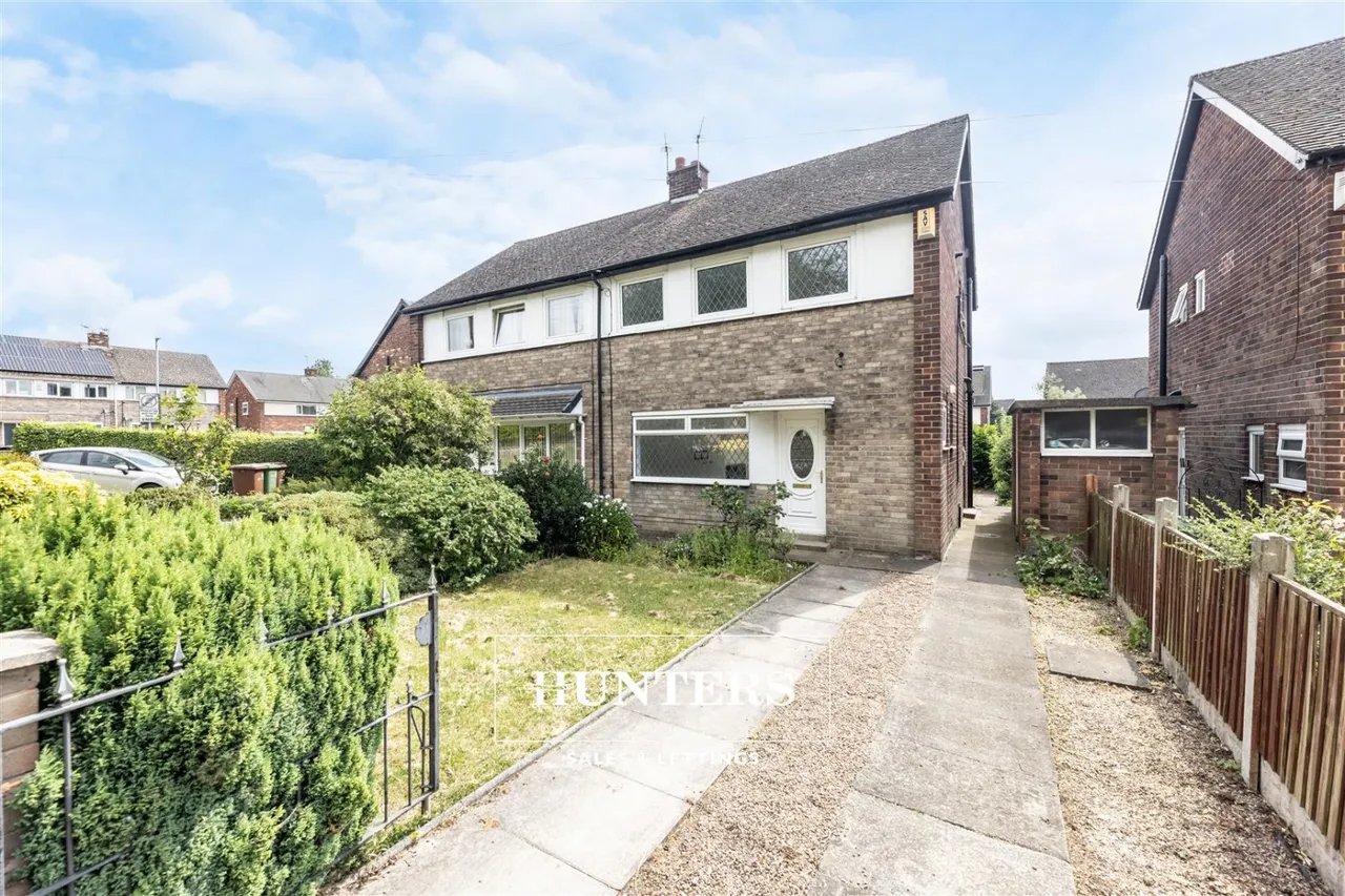 3 bed house for sale — Moxon Close, Pontefract
