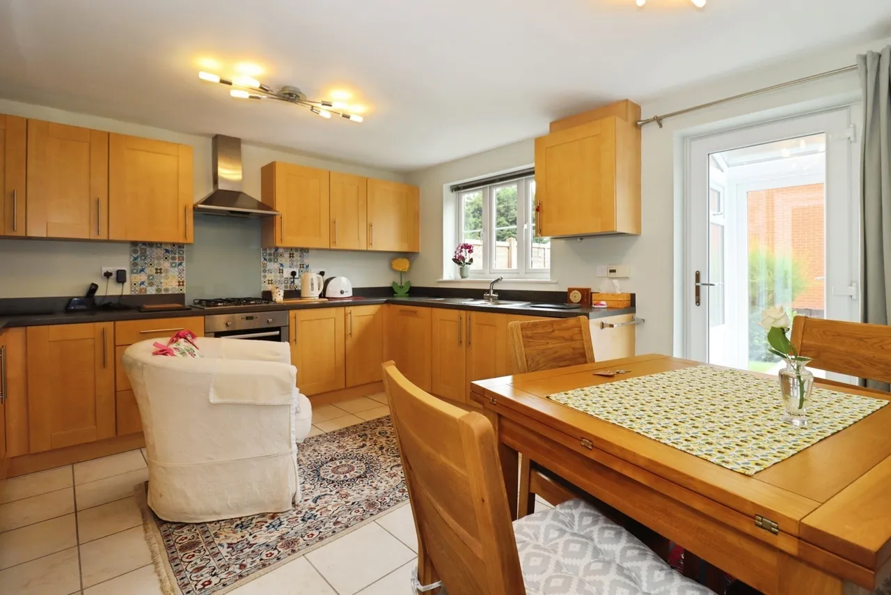 Leaze Close, Thornbury, Bristol, Gloucestershire, BS35, photo 7