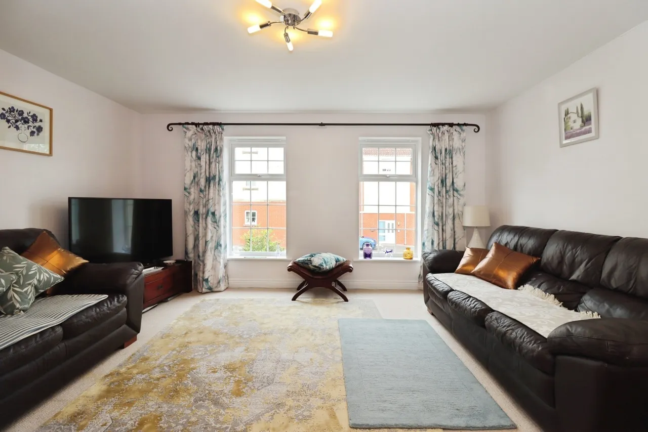 Leaze Close, Thornbury, Bristol, Gloucestershire, BS35, photo 2