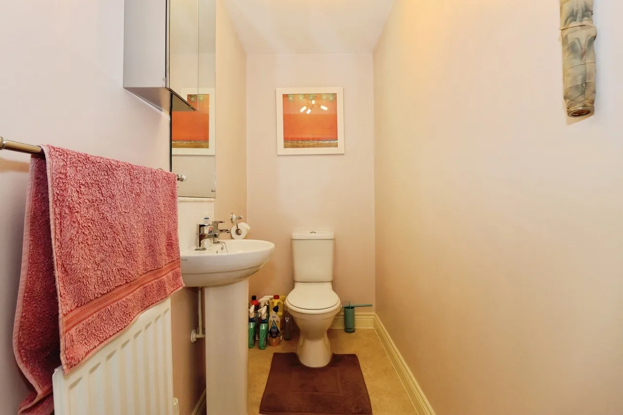 Leaze Close, Thornbury, Bristol, Gloucestershire, BS35, photo 19