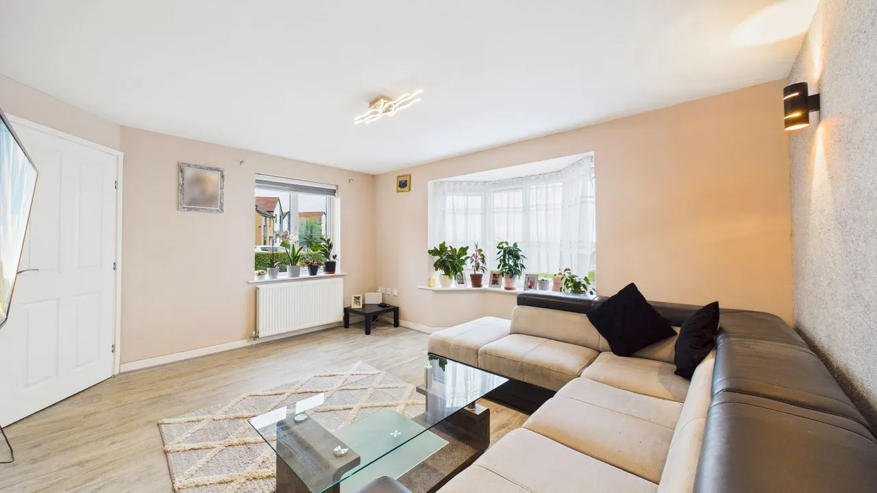Isinglass Drive, Edlington, DN12, photo 5