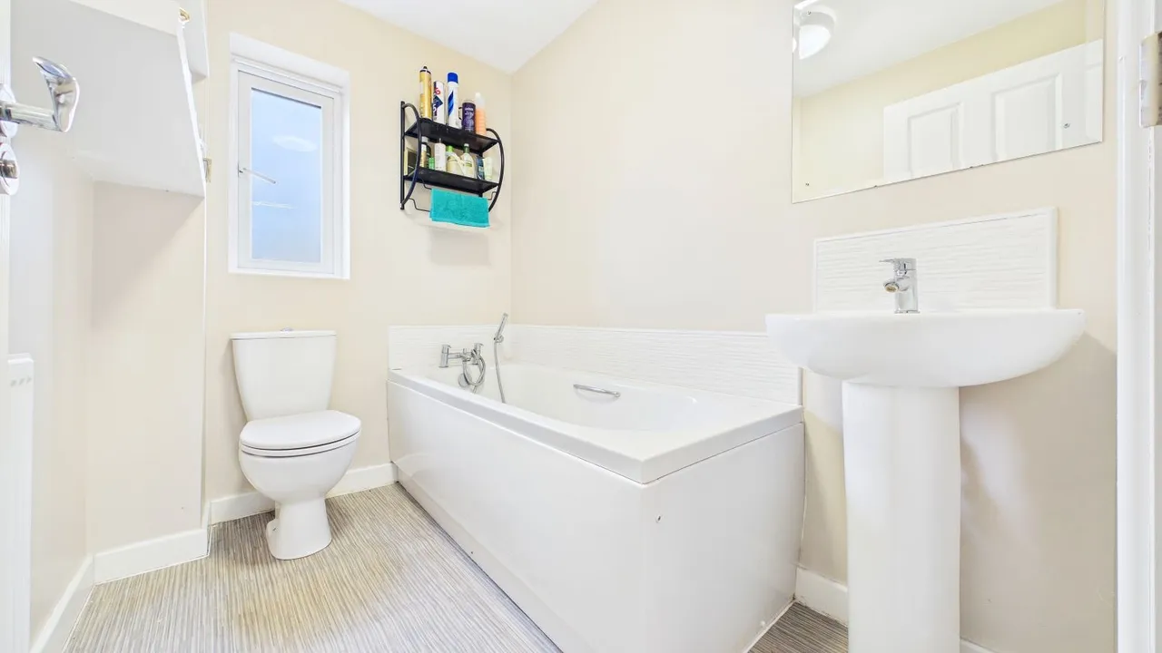 Isinglass Drive, Edlington, DN12, photo 10