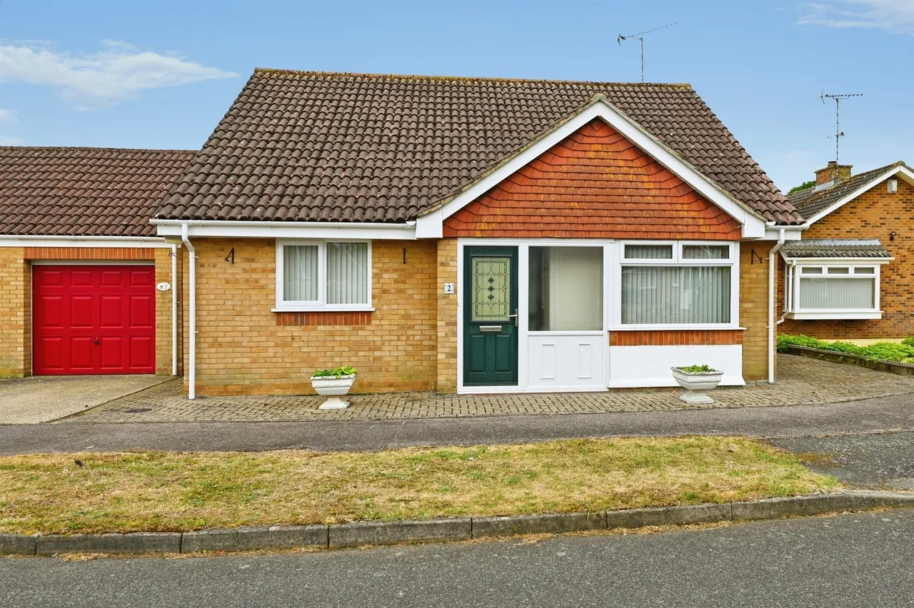 2 bed house for sale — Gregory Close, North Wootton, King's Lynn