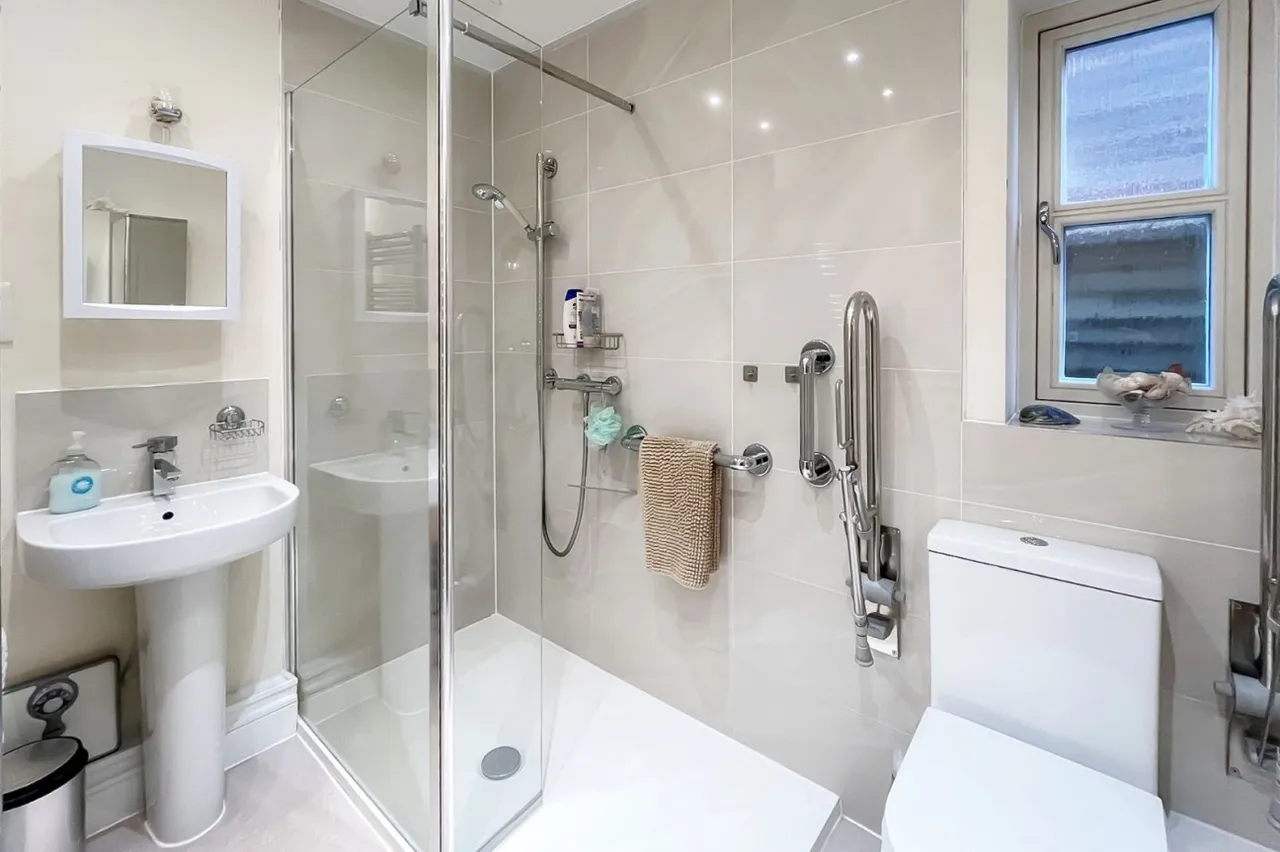 East Preston, Littlehampton, BN16, photo 10
