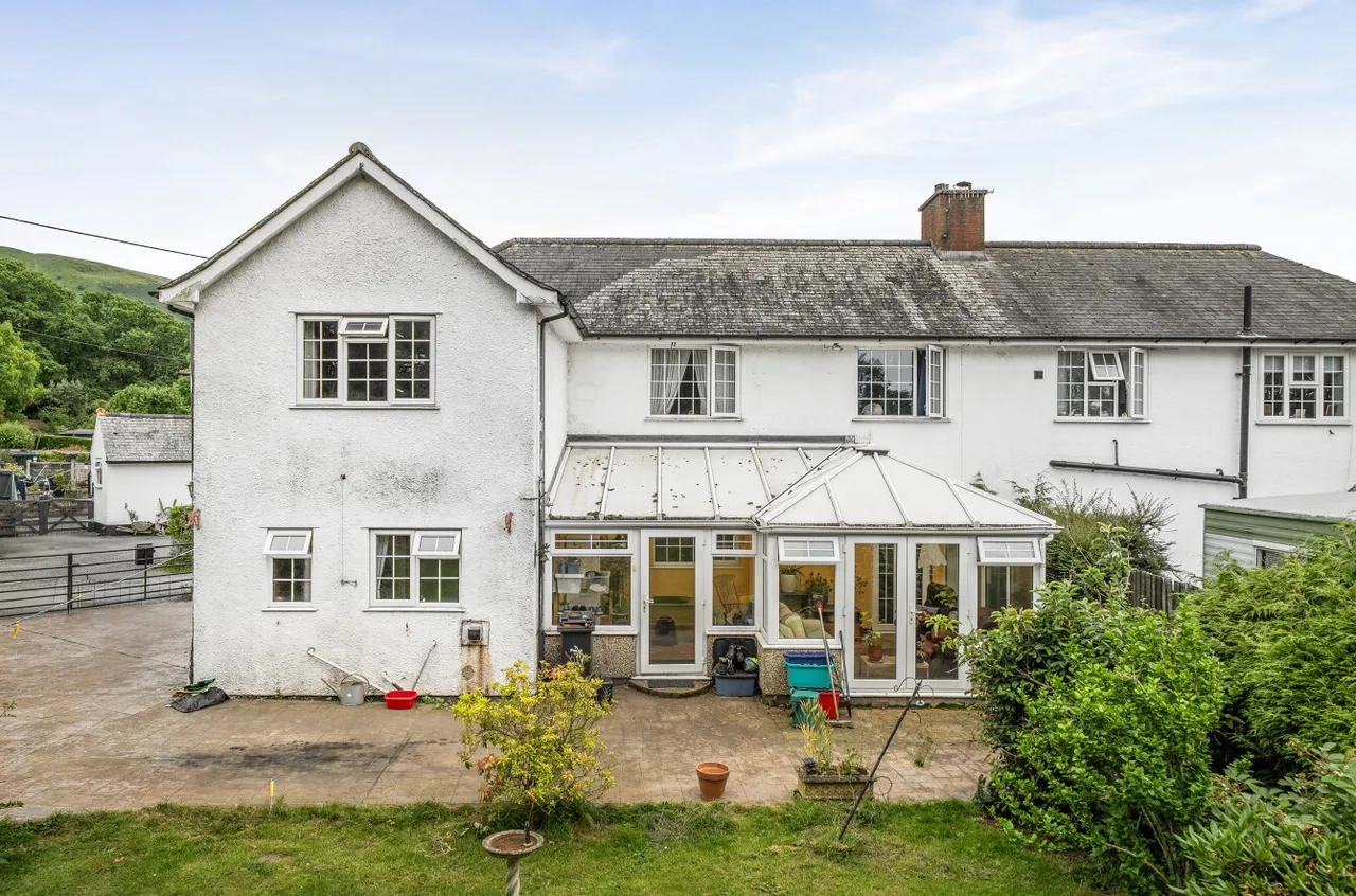 4 bed house for sale, Trewen, Llandinam
