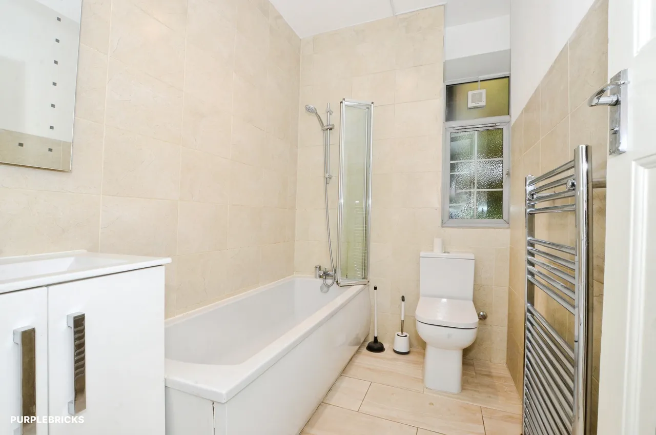 Finchley Road, London, NW2, photo 12