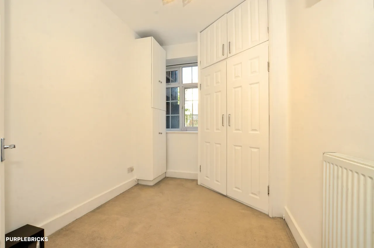 Finchley Road, London, NW2, photo 13
