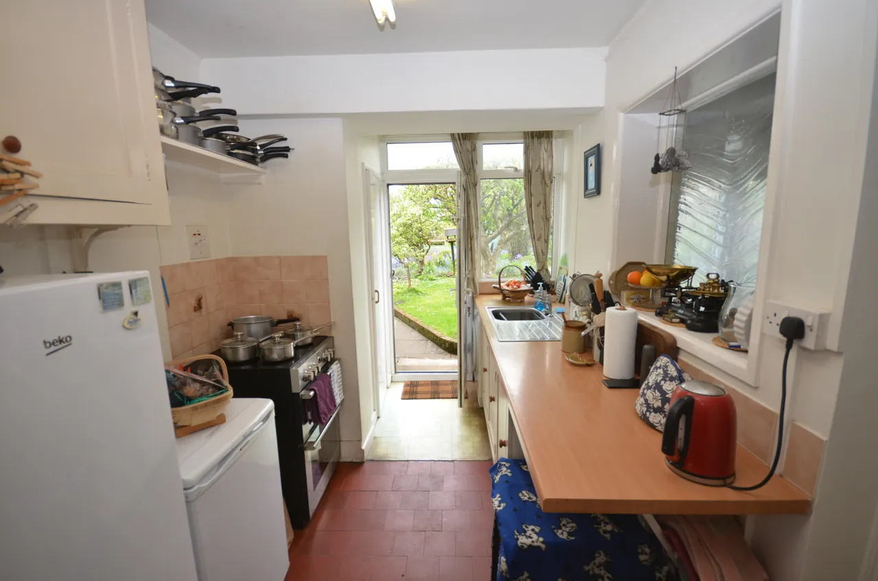 Canadian Avenue, Salisbury, Wiltshire, SP2 7JL, photo 5