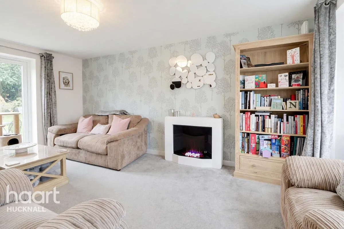 Henfrey Drive, Nottingham, NG15, photo 3