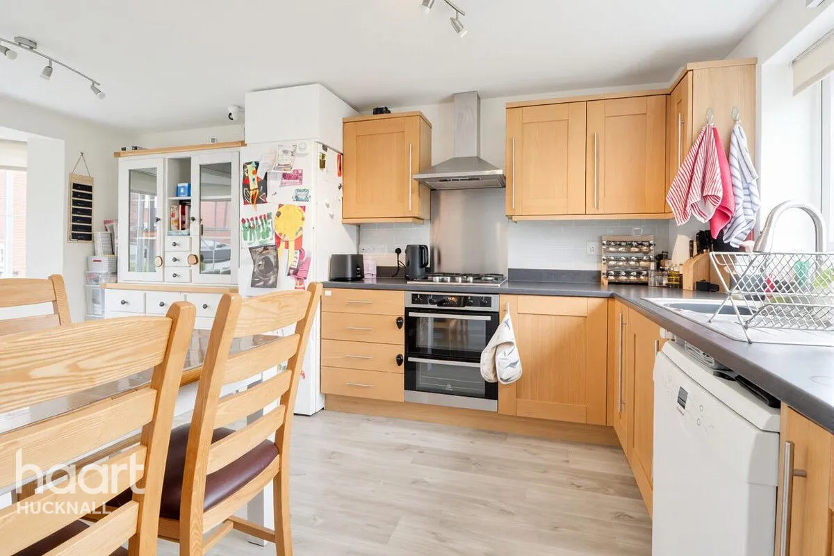 Henfrey Drive, Nottingham, NG15, photo 5