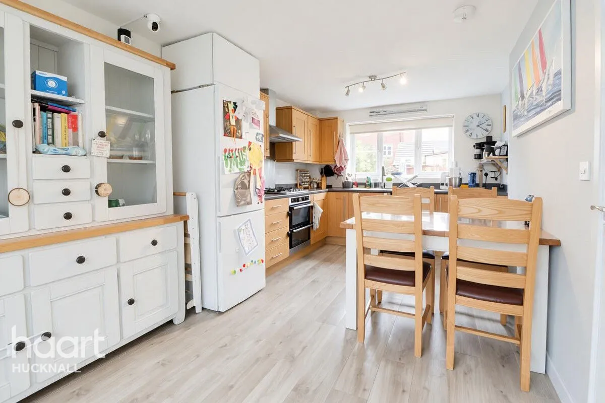 Henfrey Drive, Nottingham, NG15, photo 4