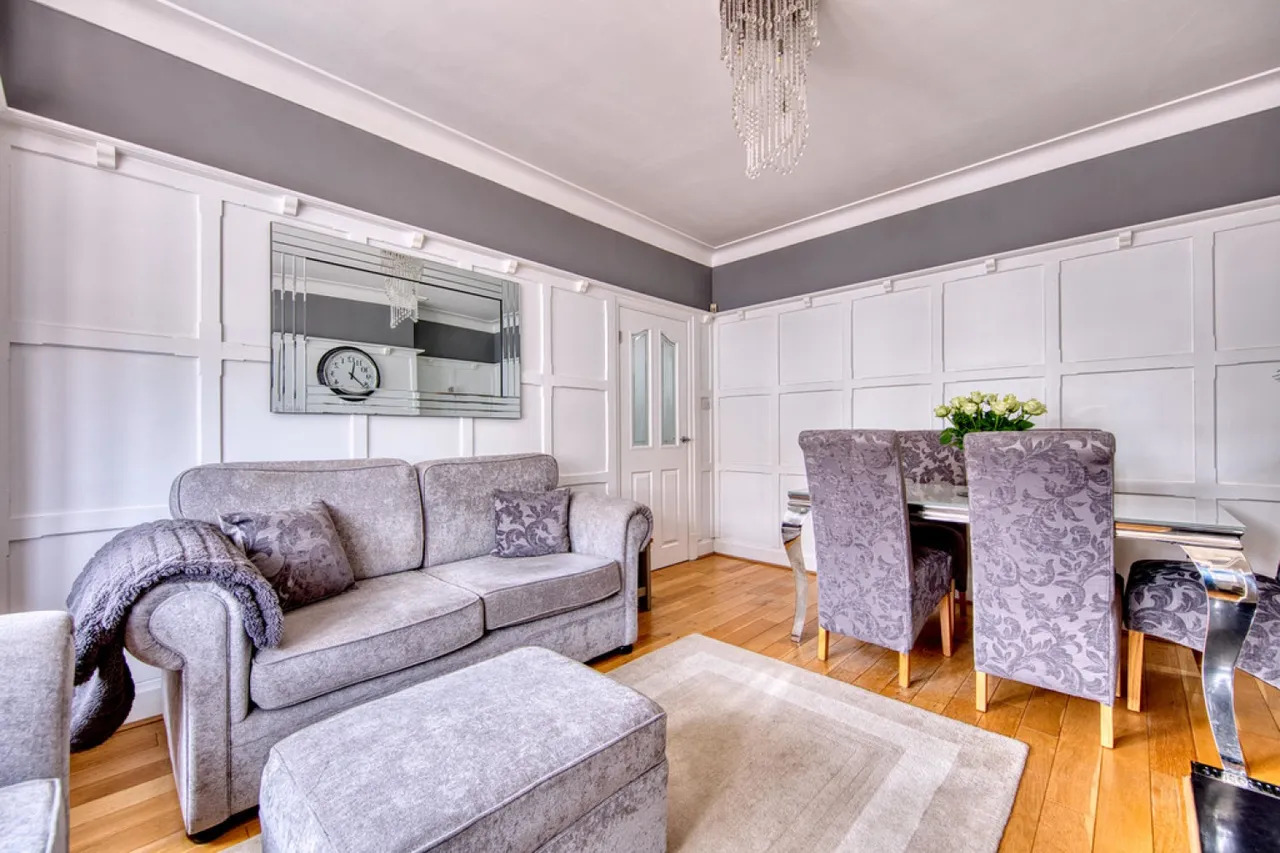 Cadogan Gardens, South Woodford, E18, photo 18