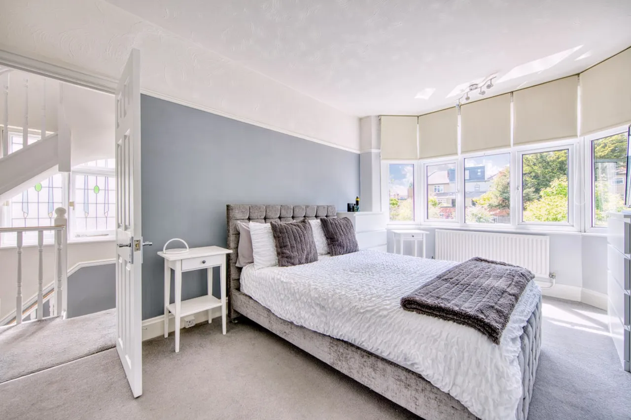 Cadogan Gardens, South Woodford, E18, photo 26