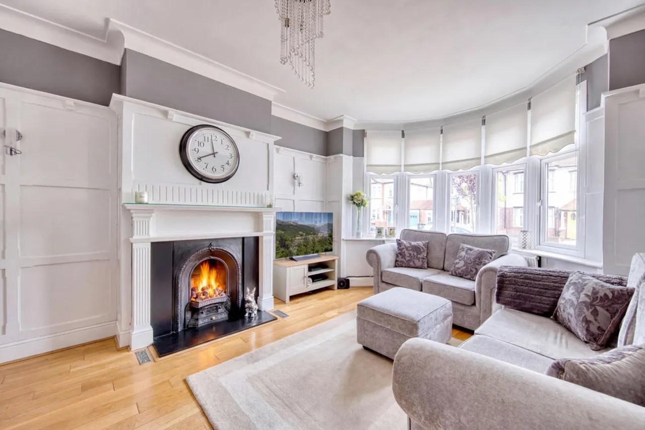 Cadogan Gardens, South Woodford, E18, photo 14