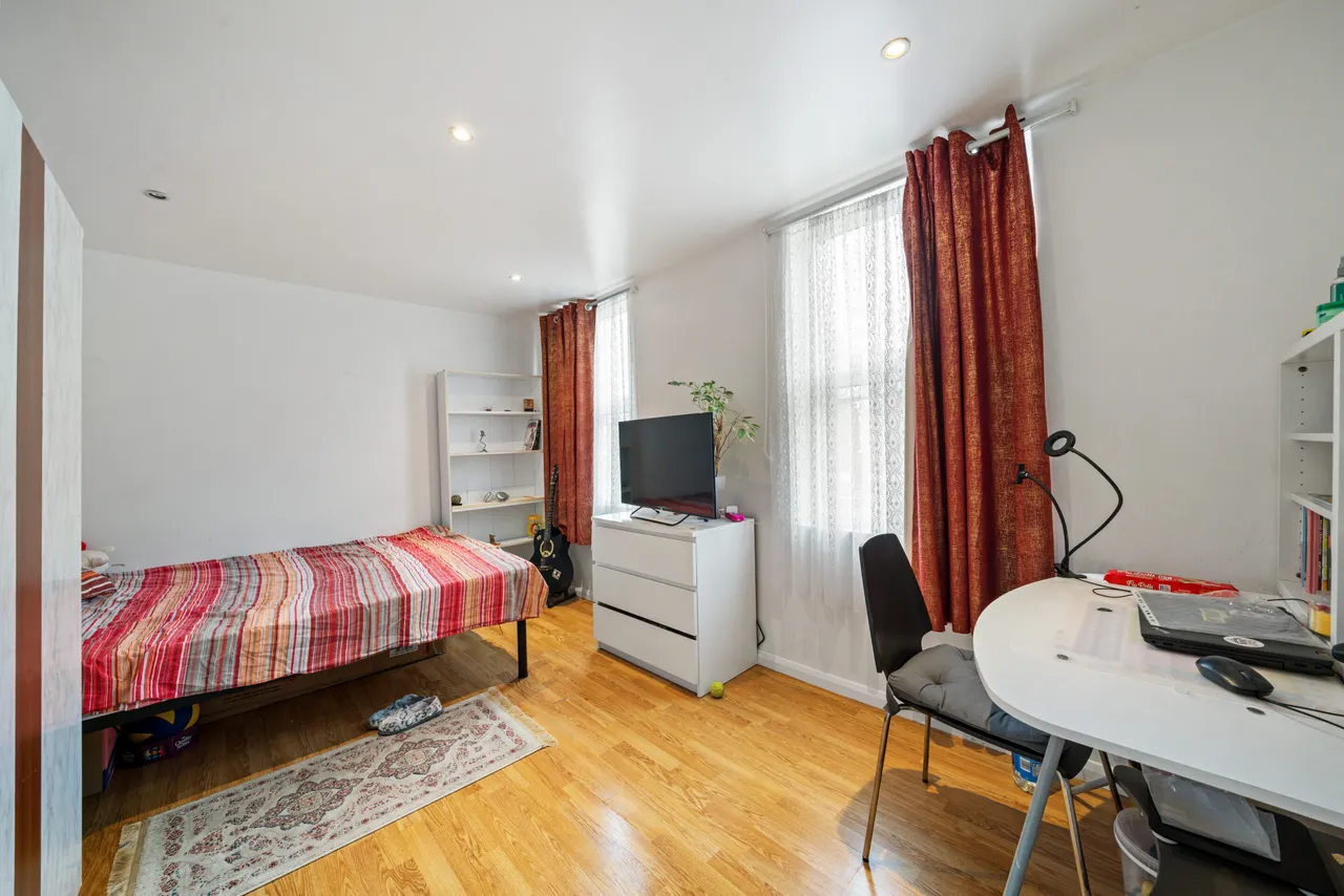 Montague Road, London, N15, photo 2
