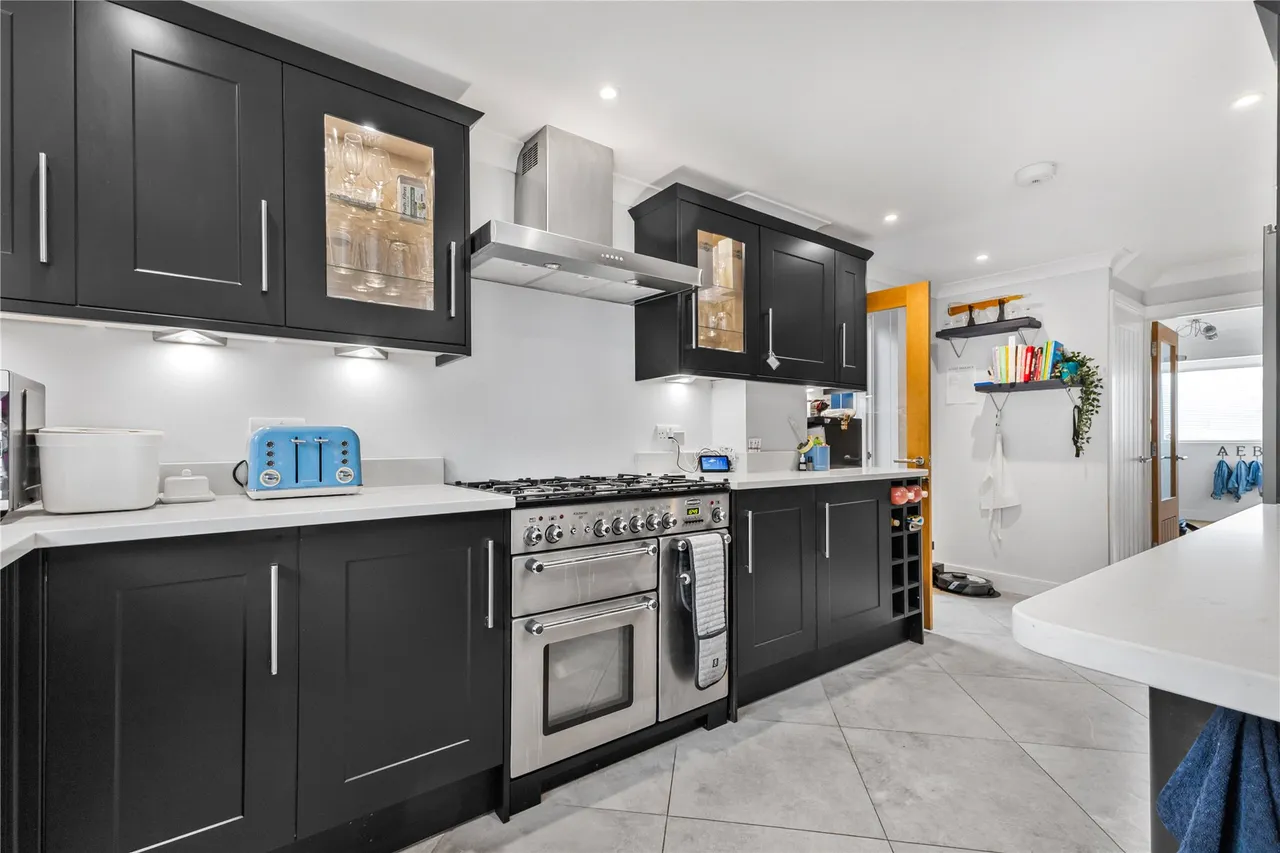 Gosden Road, West End, GU24, photo 8
