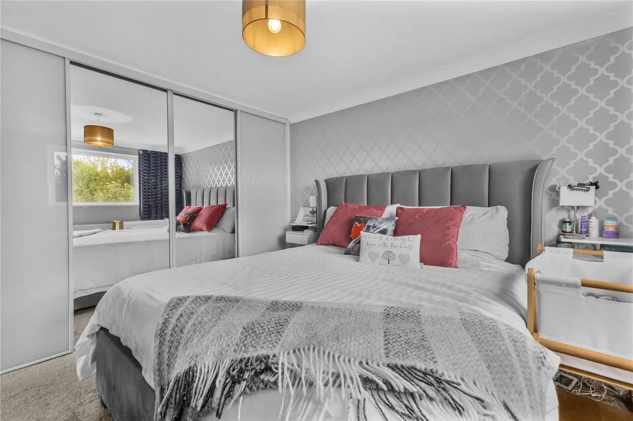 Gosden Road, West End, GU24, photo 12