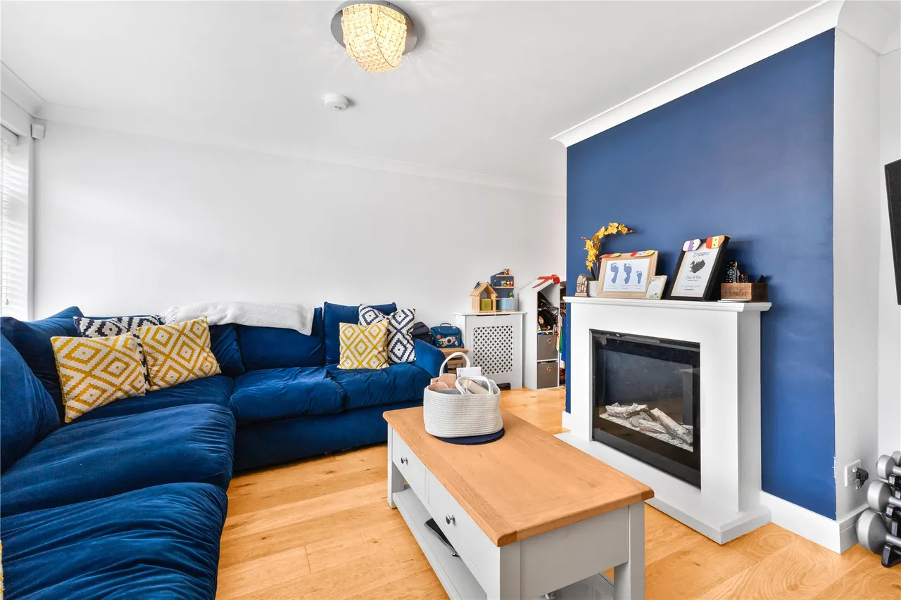 Gosden Road, West End, GU24, photo 3