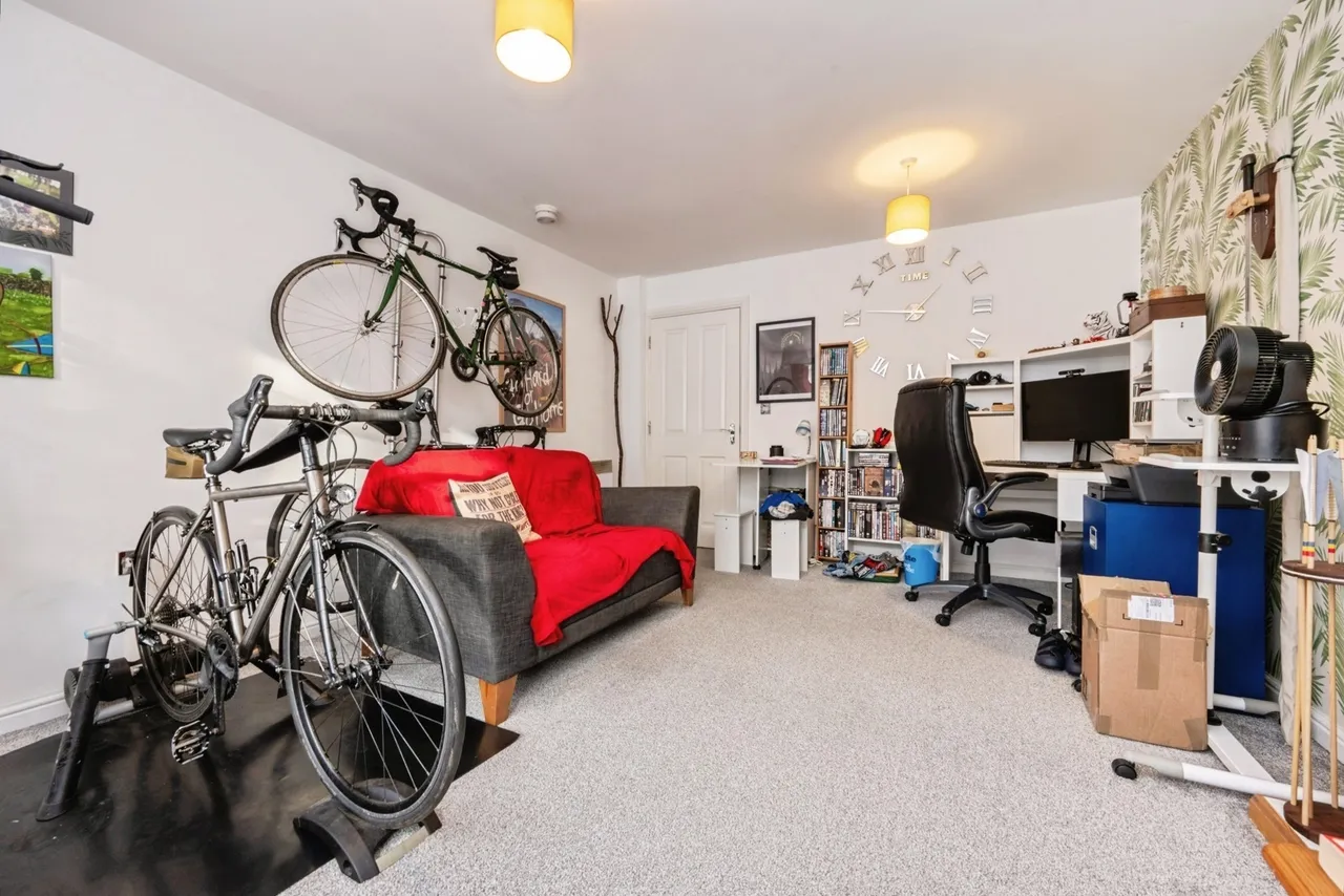 Crowe Road, Bedford, Bedfordshire, MK40, photo 10