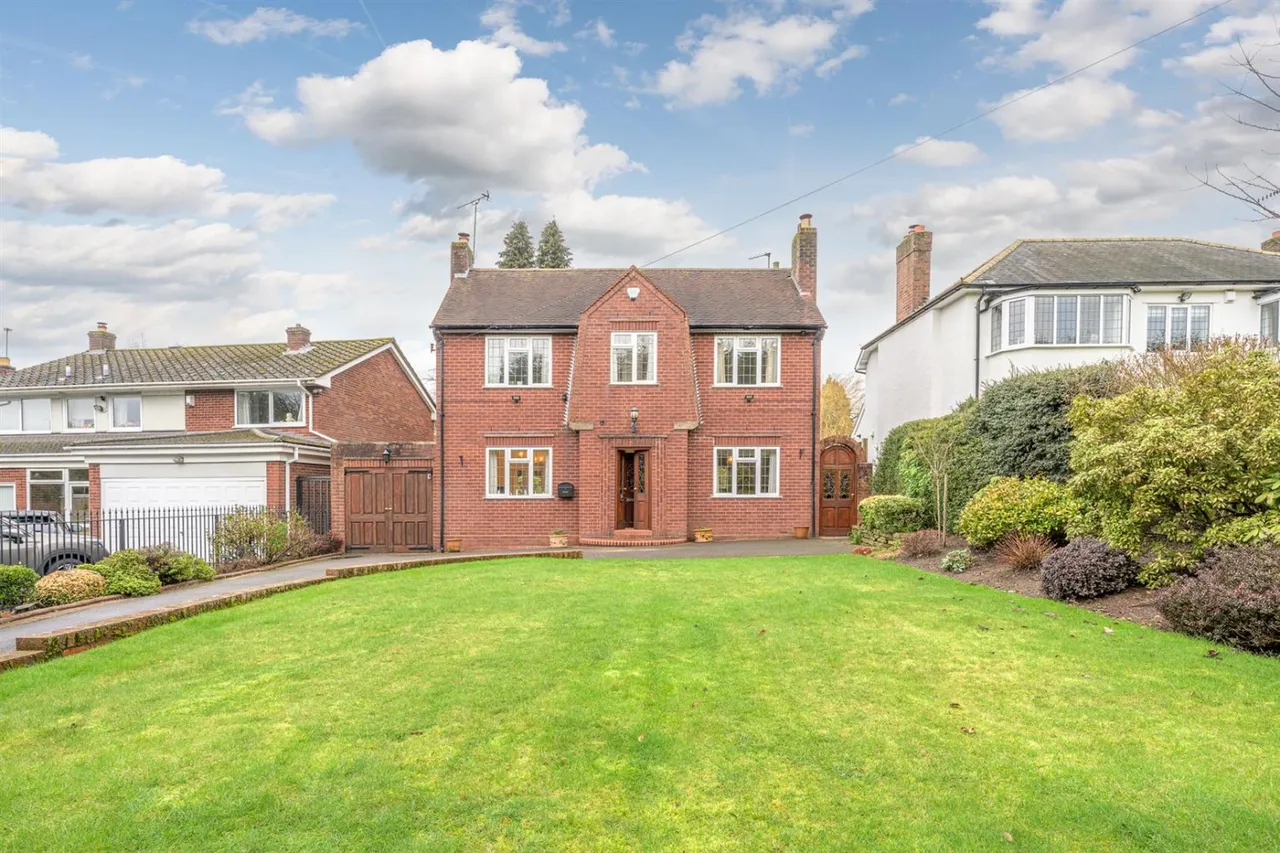 3 bed house for sale — South Way, Pedmore Hall Lane, Stourbridge, DY9 0SS