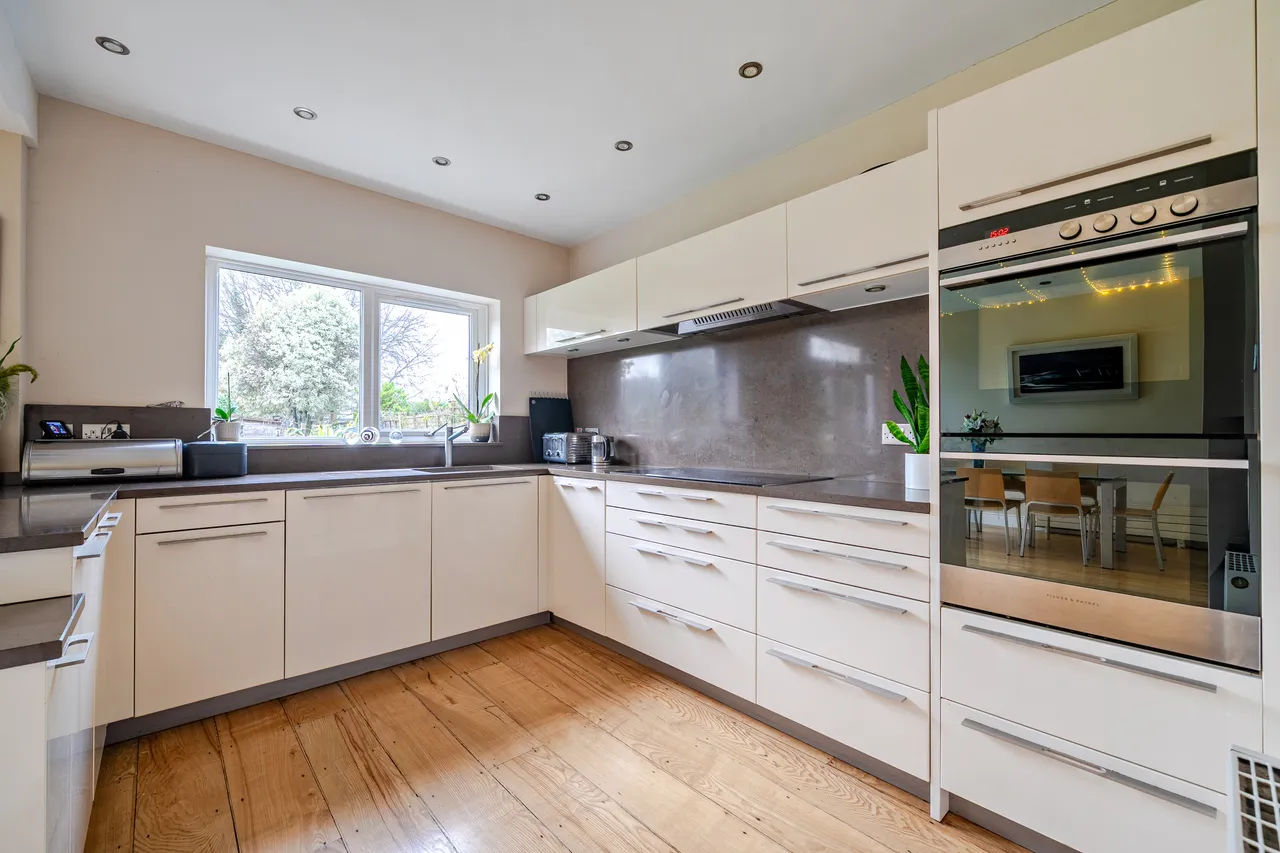 Laburnum Grove, Chichester, PO19, photo 7